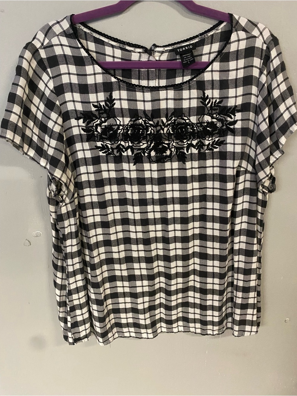 Torrid Black & White Plaid Women Embroidered Scoop Neck Top